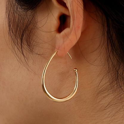 Small And Minimalist Water Droplet Inlaid Pearl Curved Hook Earrings With A Cool And Stylish Temperament, Versatile And Versatile